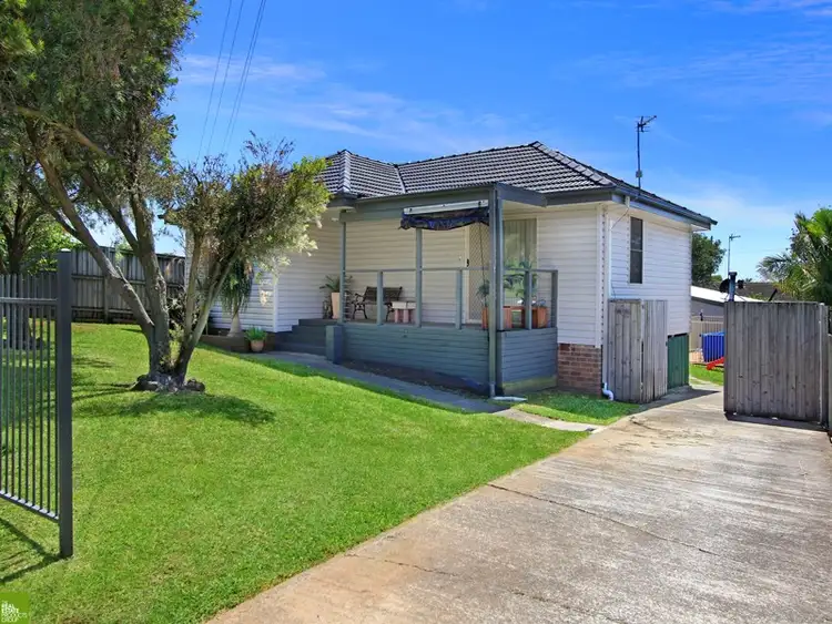 8 Jones Avenue, Mount Warrigal NSW 2528