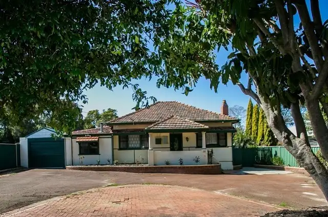 35 Peet Road, Kalamunda WA 6076