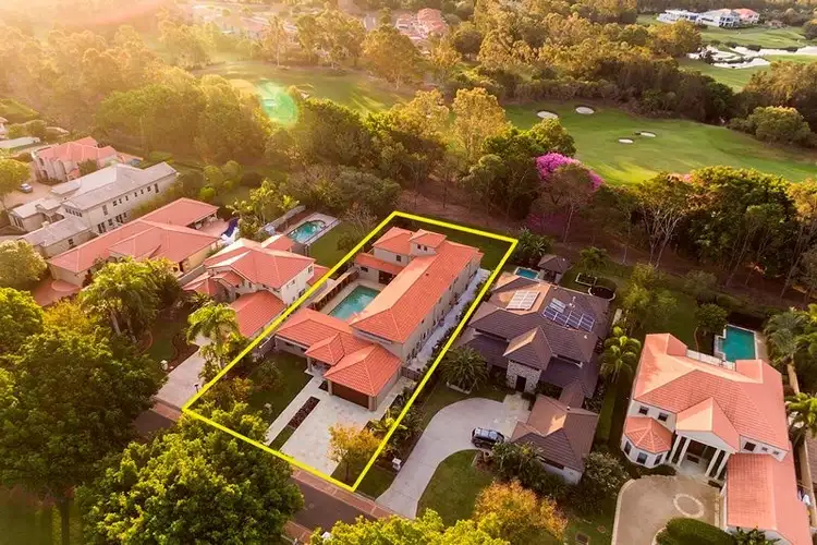 8215 Magnolia Drive West, Hope Island QLD 4212