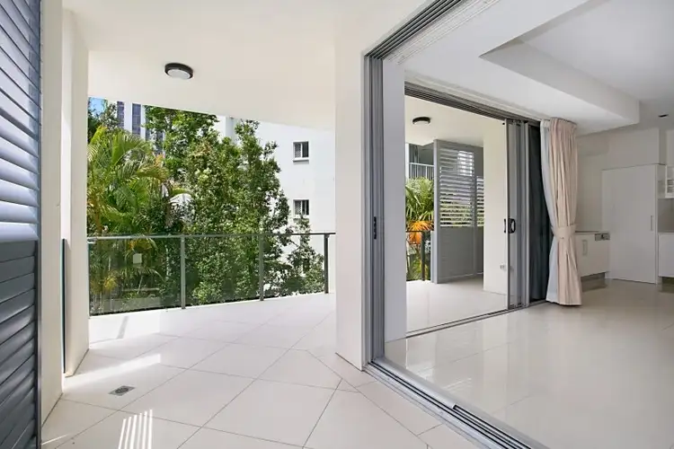 Fifth view of Homely unit listing, 2 17 Anne Avenue, Broadbeach QLD 4218