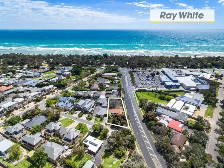 Second view of Homely house listing, 4 Wilfred Street, Rosebud VIC 3939