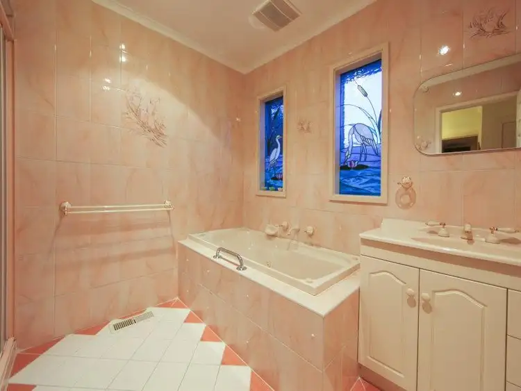 Sixth view of Homely house listing, 4 Brunei Grove, Frankston VIC 3199