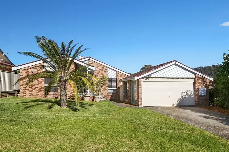7 Highland Road, Green Point NSW 2251
