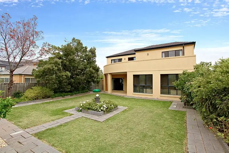 3 Evening Close, Sanctuary Lakes VIC 3030