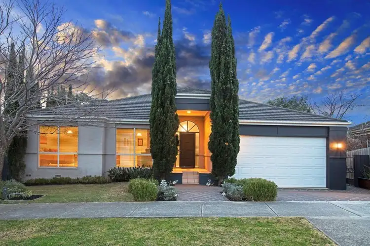 16 Burgundy Drive, Waurn Ponds VIC 3216