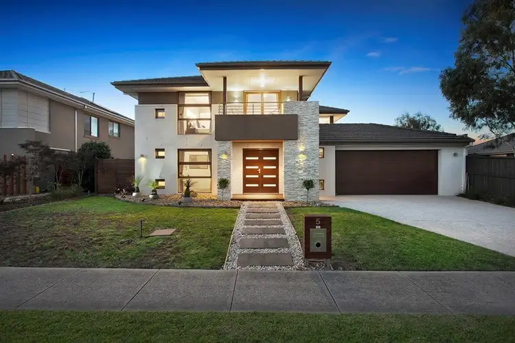 5 Coorong Circle, Waterways VIC 3195