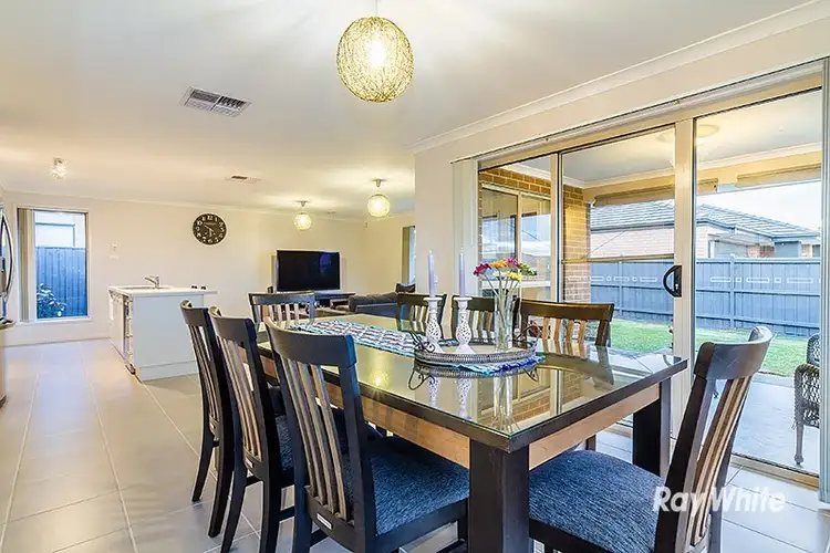 Seventh view of Homely house listing, 2 Sawgrass Way, Cranbourne West VIC 3977