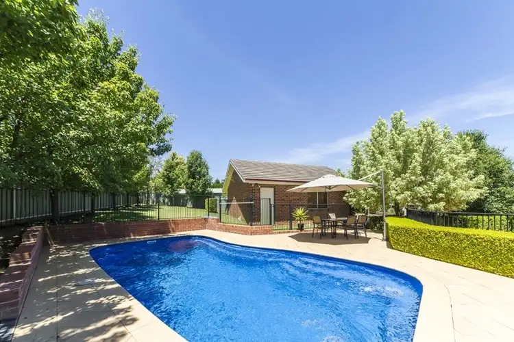 7 Eucalypt Close, Cowra NSW 2794