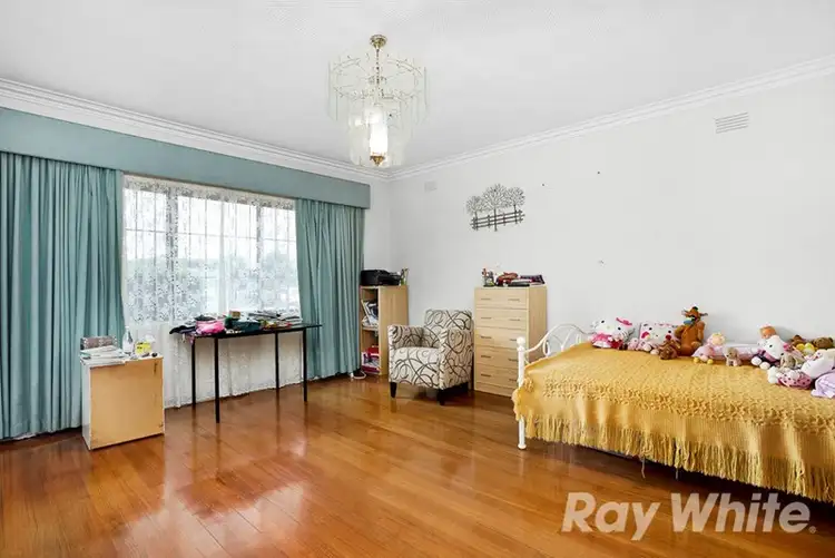 Fifth view of Homely house listing, 27 Scotsburn Avenue, Oakleigh South VIC 3167
