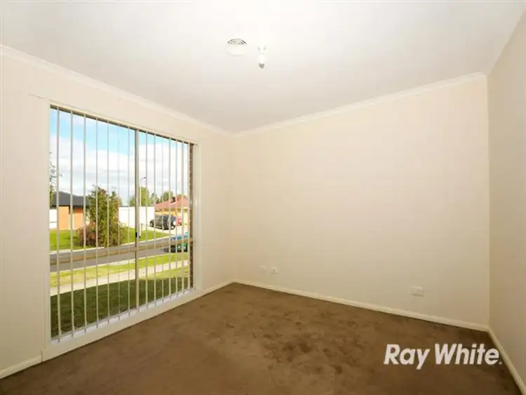 Sixth view of Homely house listing, 10 Kismet Close, Cranbourne West VIC 3977