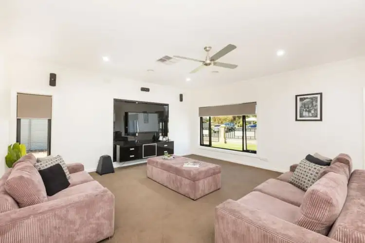 Sixth view of Homely house listing, 2 James Court, Mildura VIC 3500