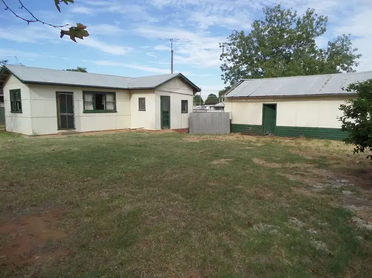 72 Elizabeth Street, Narrandera NSW 2700