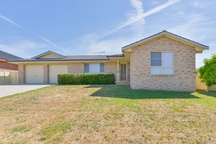 27 Fishermans Place, Tamworth NSW 2340