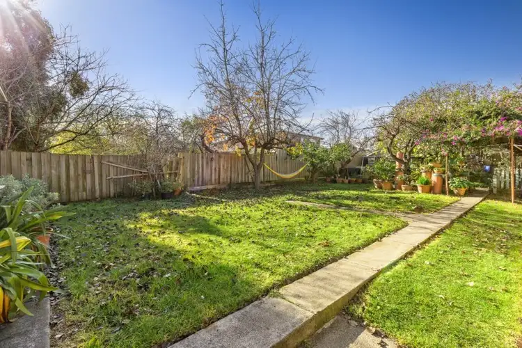 2 Oberon Avenue, Oakleigh East VIC 3166