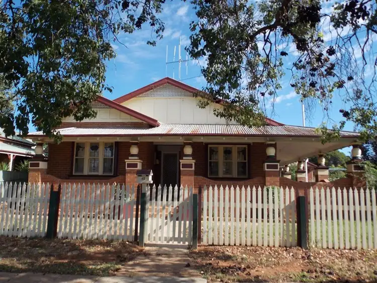42 Victoria Street, Parkes NSW 2870