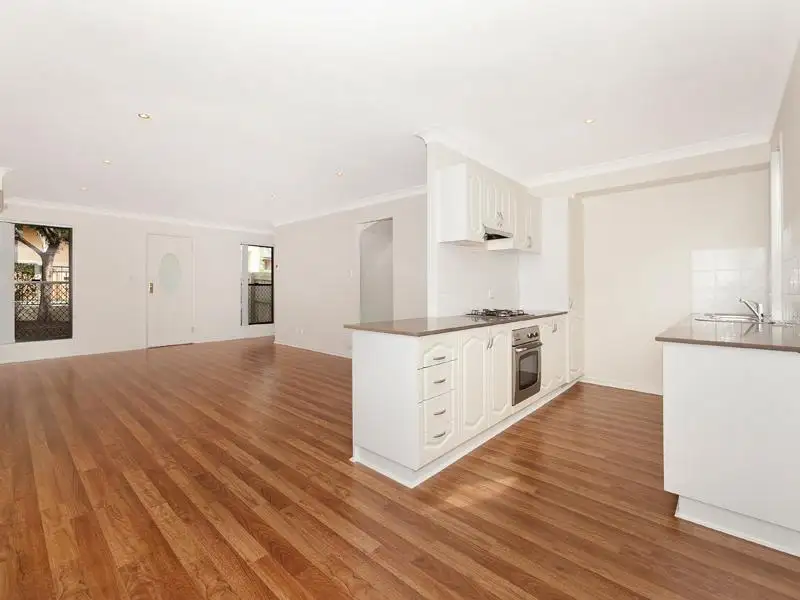 Main view of Homely townhouse listing, 4/46 Cunningham Street, Taringa QLD 4068
