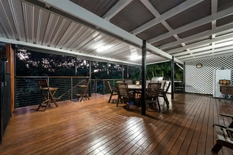 5 Cateran Close, Cannonvale QLD 4802