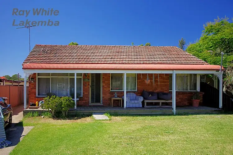 No 10 Waratah Crescent, Macquarie Fields NSW 2564
