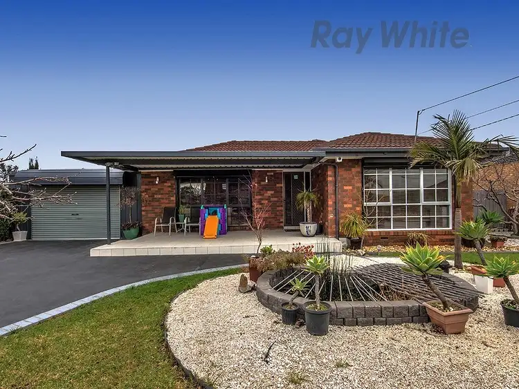 17 Epalock Crescent, St Albans VIC 3021
