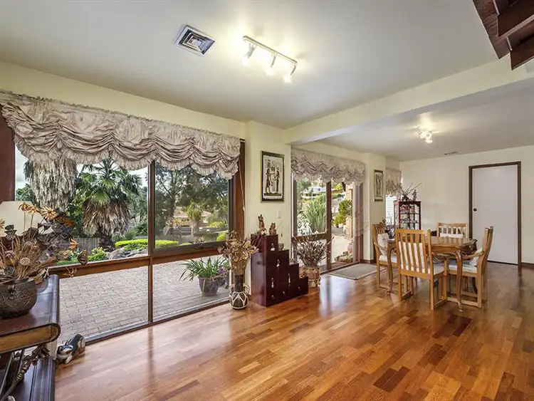 2 The Nook, Doncaster East VIC 3109