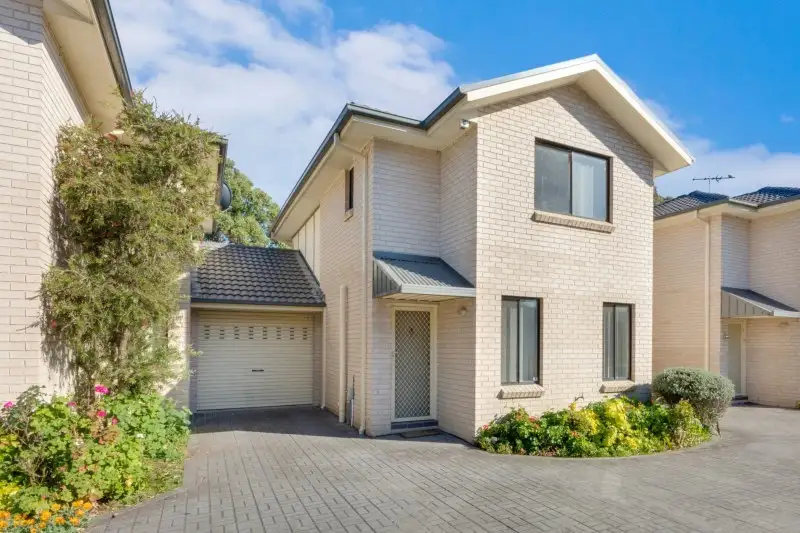 Main view of Homely townhouse listing, 4/2-6 Baldwin Avenue, Glenfield NSW 2167