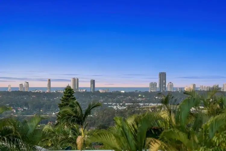 1 Trafalgar Street, Highland Park QLD 4211
