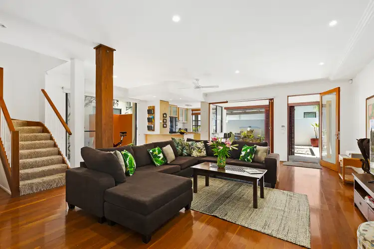 6 Peerless Avenue, Mermaid Beach QLD 4218
