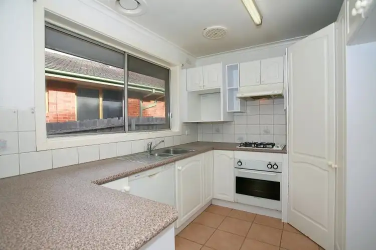 2 Benanee Drive, Frankston VIC 3199