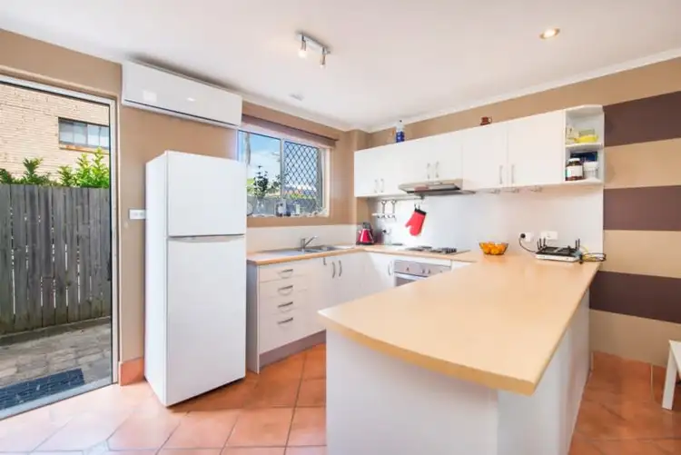 2/28 Peerless Avenue, Mermaid Beach QLD 4218