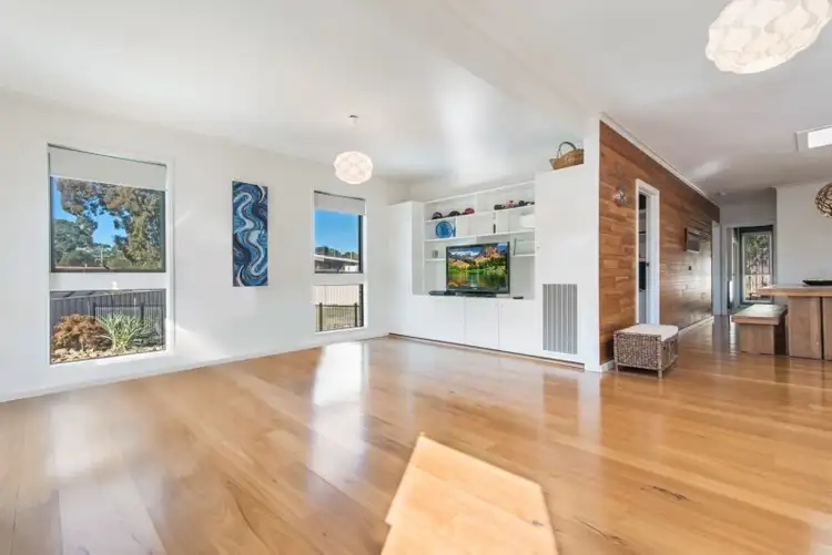 Seventh view of Homely house listing, 15 Nabilla Crescent, Strathdale VIC 3550