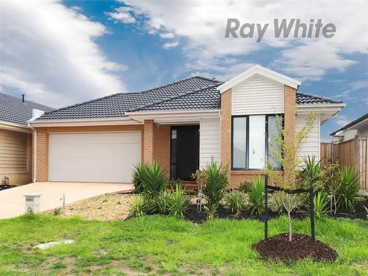 4 Trident Court, Sanctuary Lakes VIC 3030