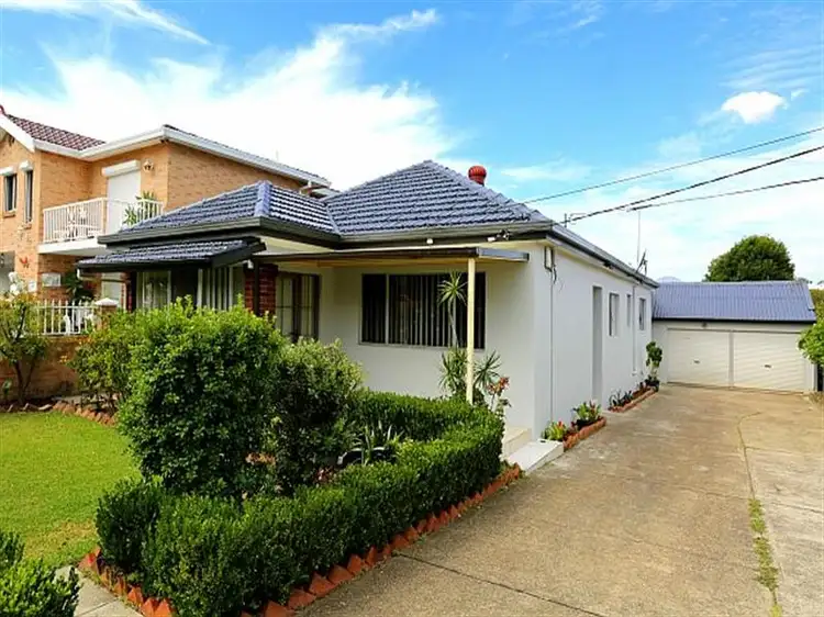 30 Hebe Street, Greenacre NSW 2190