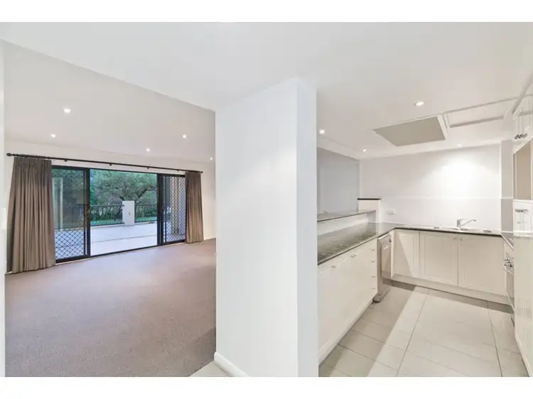 Third view of Homely apartment listing, 304/28 MacDonald Street, Kangaroo Point QLD 4169