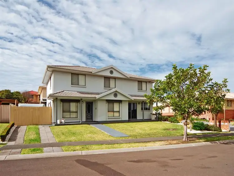 Main view of Homely townhouse listing, 1/7 Pickersgill Way, Shell Cove NSW 2529