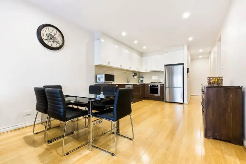 Main view of Homely unit listing, 2/70 Ferntree Gully Road, Oakleigh East VIC 3166