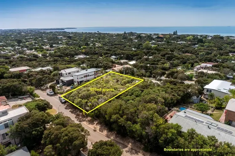 10 Phyllis Parade, Rye VIC 3941