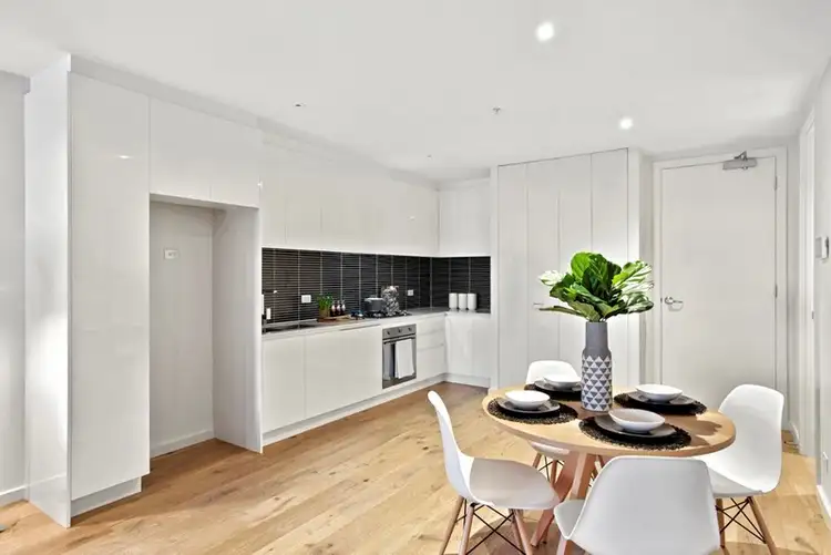 Fourth view of Homely apartment listing, 2/15 Manchester Grove, Glen Huntly VIC 3163