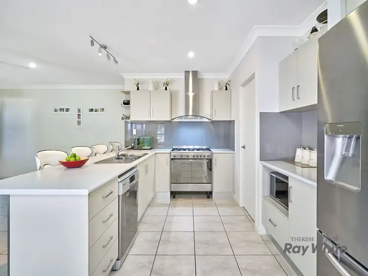 9 Shelbourne Street, Bentley Park QLD 4869