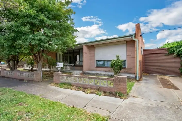 29 Gordon Avenue, Clearview SA 5085