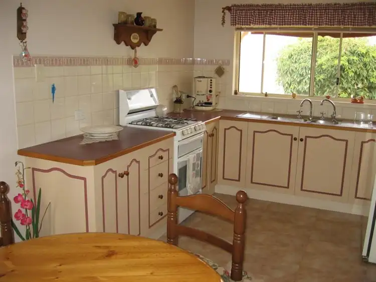 Second view of Homely house listing, 2 Leahy Court, Rochester VIC 3561