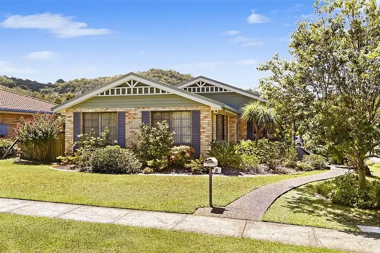3 Manooka Road, Point Clare NSW 2250