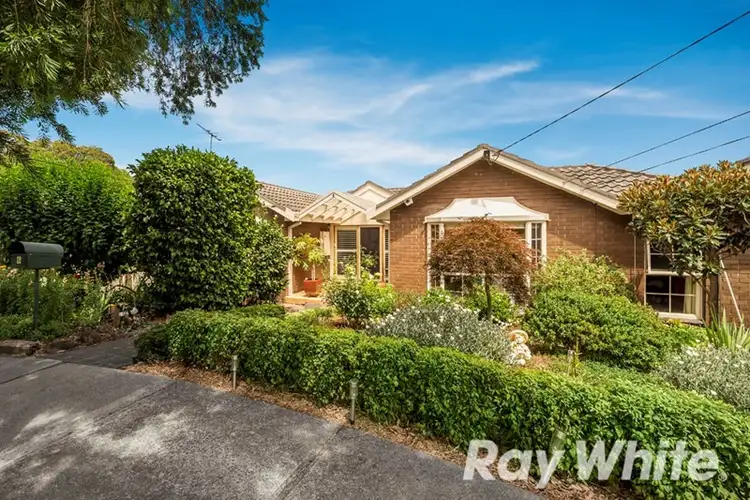 6 Bronwyn Court, Blackburn South VIC 3130