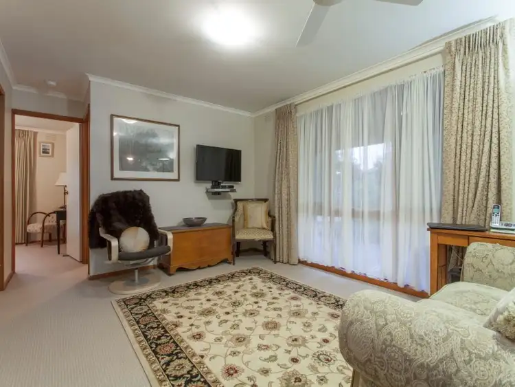 Fifth view of Homely house listing, 4 Warrawee Circuit, Frankston VIC 3199