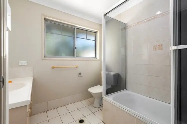 Fifth view of Homely townhouse listing, 4/9 Lawrence Close, Robertson QLD 4109