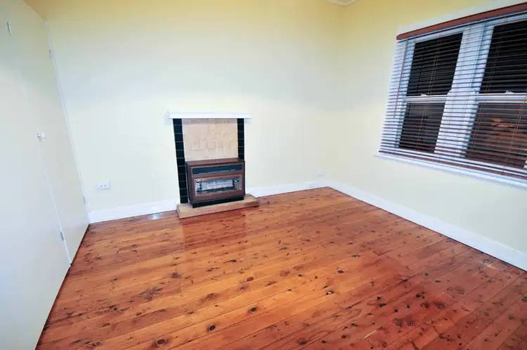 Fifth view of Homely block of units listing, 1 and 2/375 Urana Road, Lavington NSW 2641