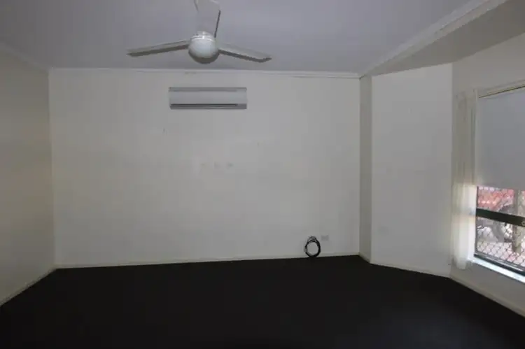 Second view of Homely house listing, 8 Britt Place, Baynton WA 6714