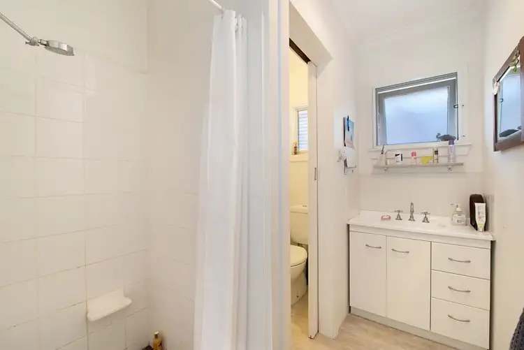 Fifth view of Homely unit listing, 2/2 Glen Parade, Ashgrove QLD 4060