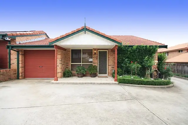 22/5 Jacquinot Place, Glenfield NSW 2167
