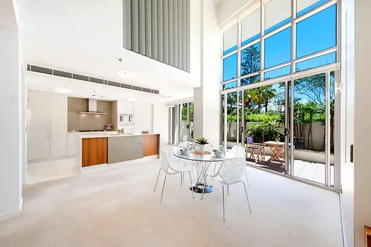 1 Lennie Avenue, Main Beach QLD 4217