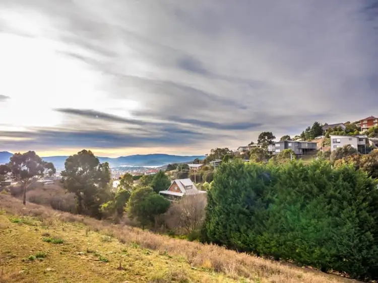 74 Athleen Avenue, Lenah Valley TAS 7008